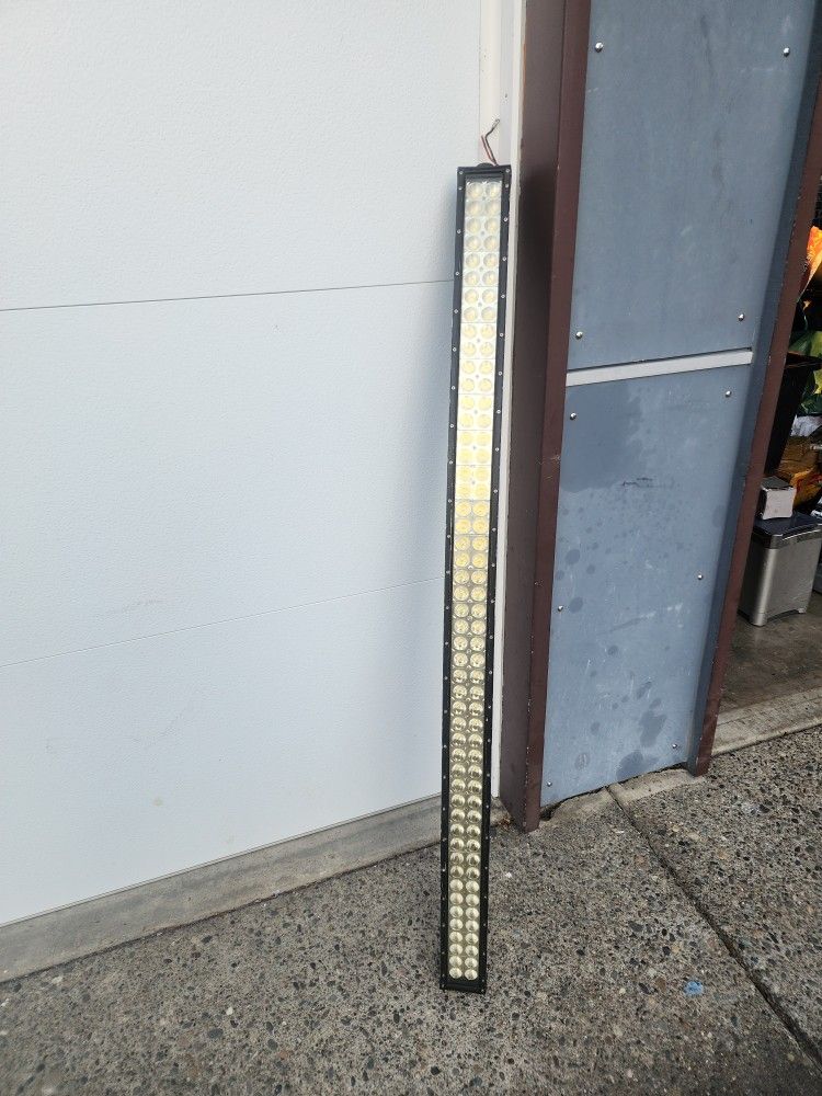 52-Inch Curved LED Light Bar with Roof Mounting Brackets;