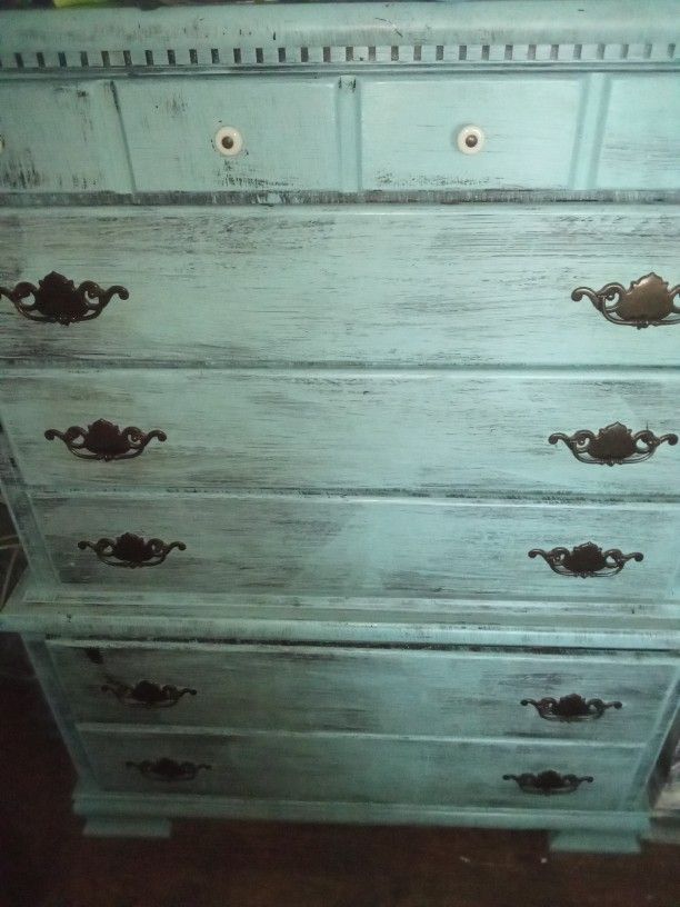 Antique Chest Of Drawers With Distressed Paint