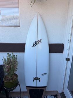 Lost “The Ripper” 5’11” 32L
