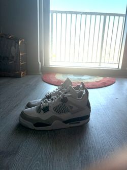 Air Jordan 4 Retro Sneakers