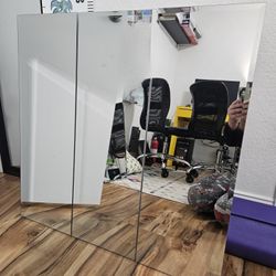 FREE At CURB Jerome Dr At Westcliff Killeen. 2 Mirror Medicine Cabinets Size1=29" 3/4 x 30" 1/8 -  Size2= 16x26