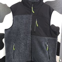 Brand New Men’s Size Xlarge Sherpa Vest $20