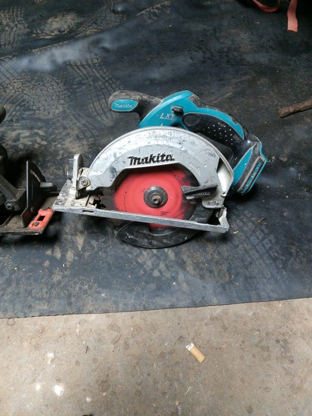 Makita And Porter Cable Skill Saws, No Battery's!!! Used But Running Like Champs!