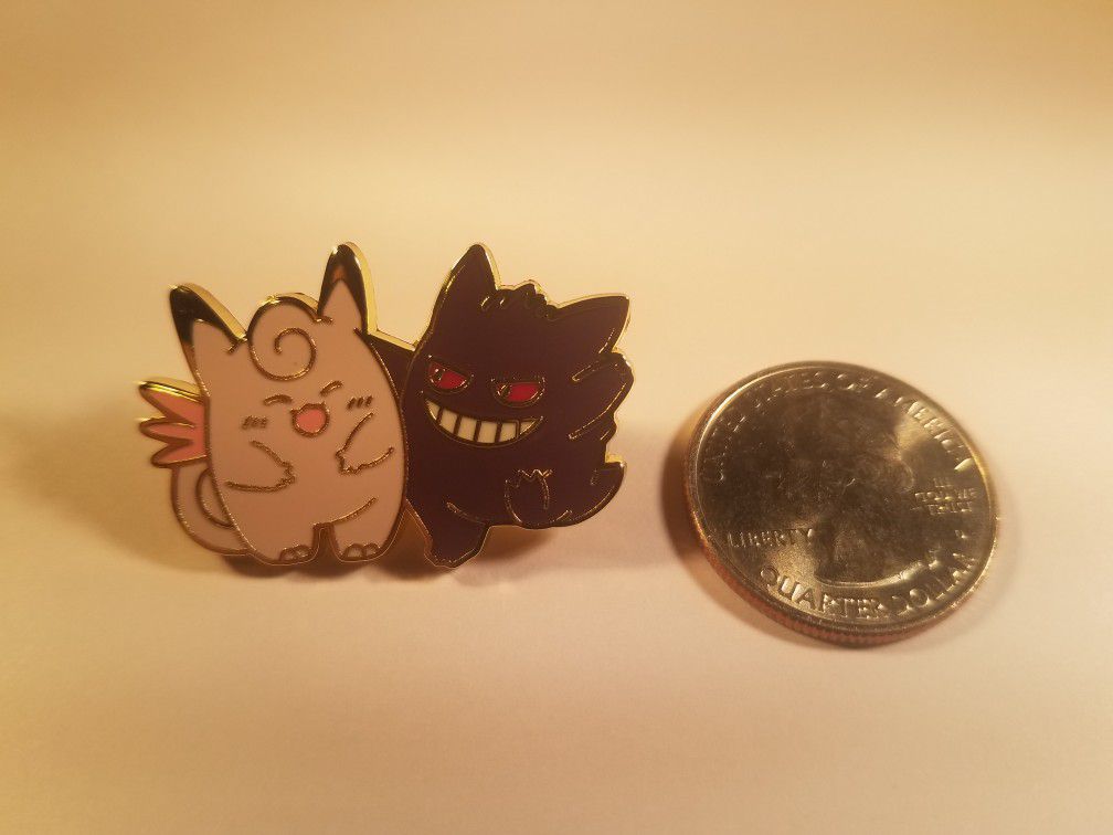 *SHIP ONLY* Gengar Hitting on Clefable Metal Collectible Pokemon Pin Badge