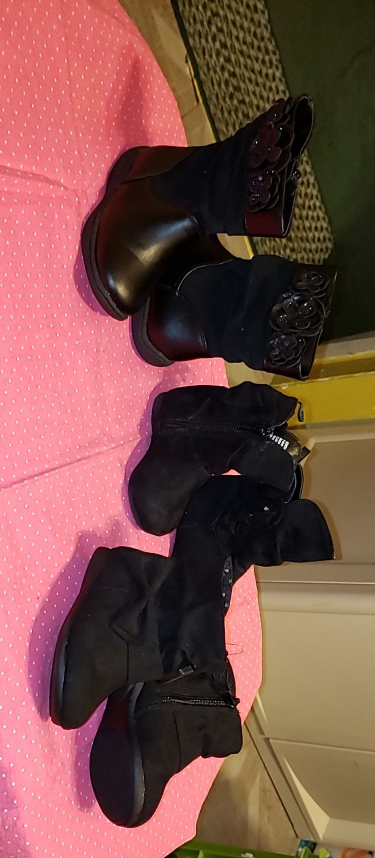 Girls black boots