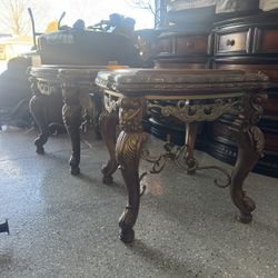 Bunch of House Furniture 