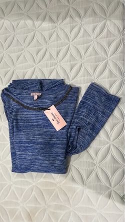 Designer  shiny neck slit long sleeves shirt
