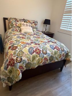 Full Size Bed & Nightstand
