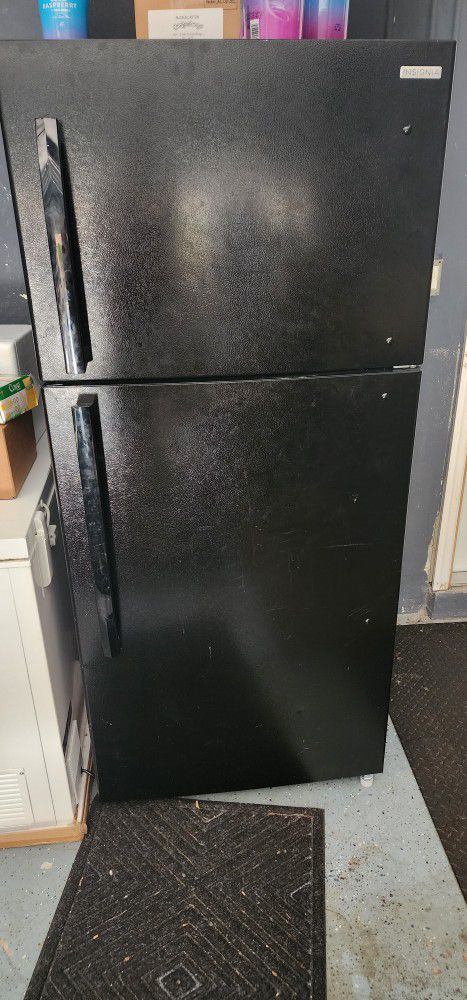 Refrigerator/Freezer Stand Up, like New!