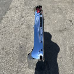 Chevy Silverado, Suburban & Tahoe Front Bumper OEM 1999 / 2000 / 2001 2002 2003 2004 2005 2006