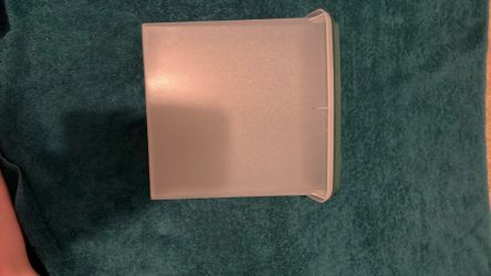 Tupperware cereal container