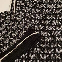 Michael Kors, beanie and scarf