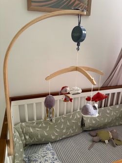 Wooden crib music mobile - European montessori branf