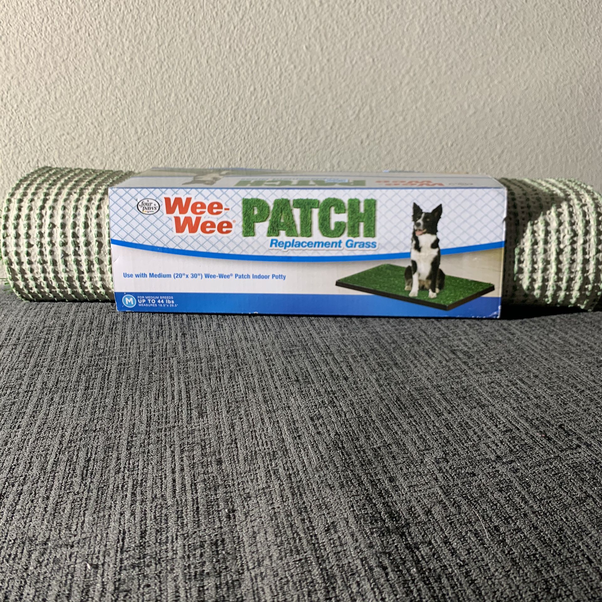 Four Paws Original Medium Wee Wee Patch Replacement Grass (20" Long x 30" Wide)