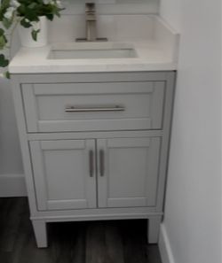 Kohler 24" Bathroom Vanity w/ Sink, Faucet & Plumbing - Good Condition