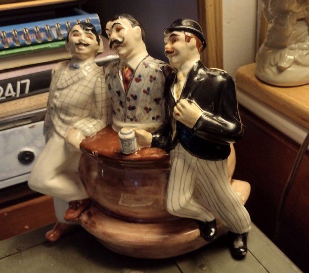 3 Men At Bar "Gay Nineties" Pottery Figurine