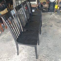 4 Chairs  And Table Black 
