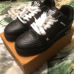 *BRAND NEW* LV Trainer Black Sneakers Size 9.5
