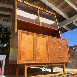 Stunning Mid Century Drexel Declaration China Cabinet 