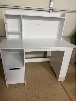 White Kids desk (age 4-8)