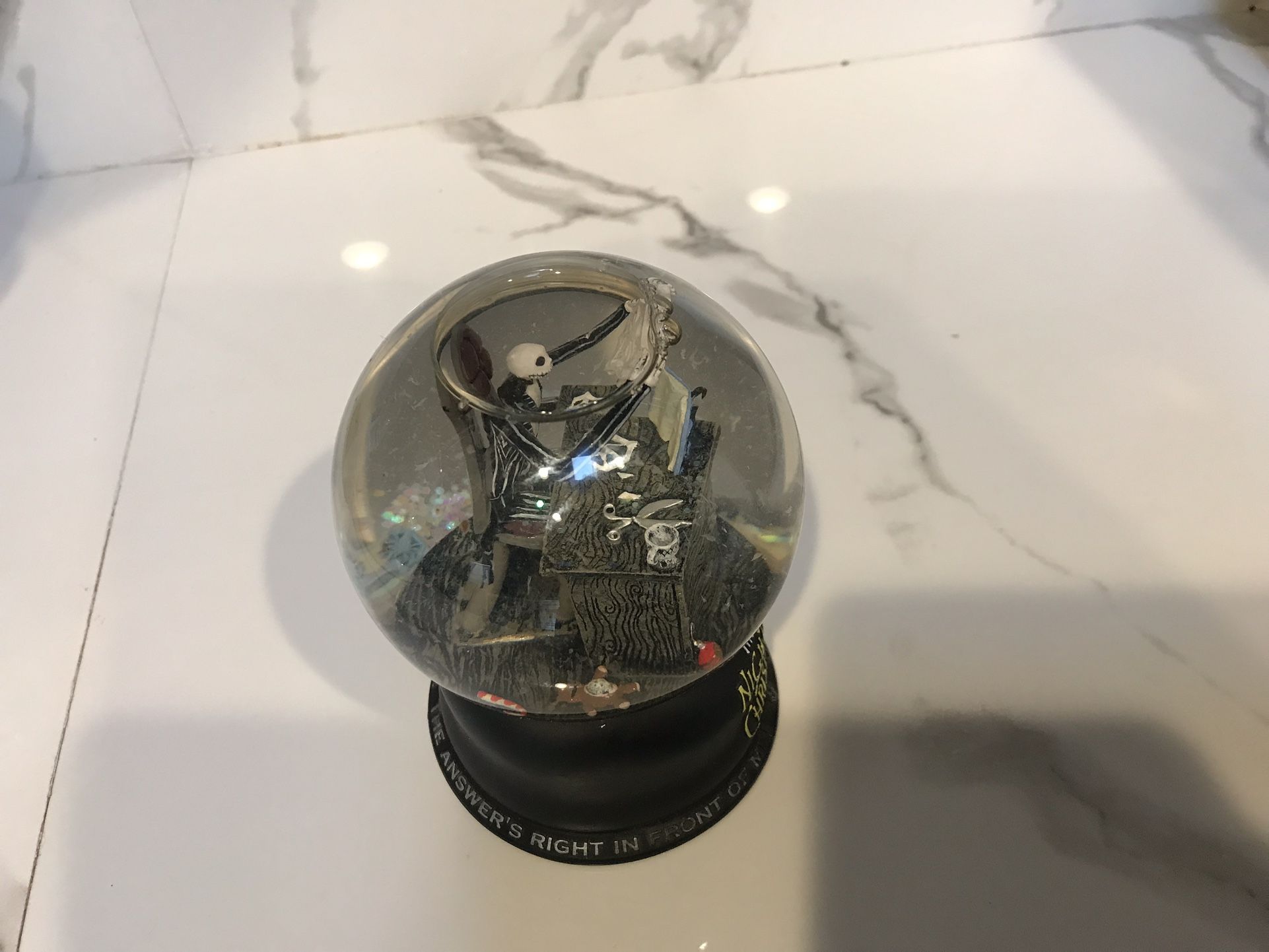Halloween Nightmare before Christmas snow globe