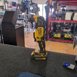 DeWalt Oscillating Tool DCS 354 With Battery Brushless