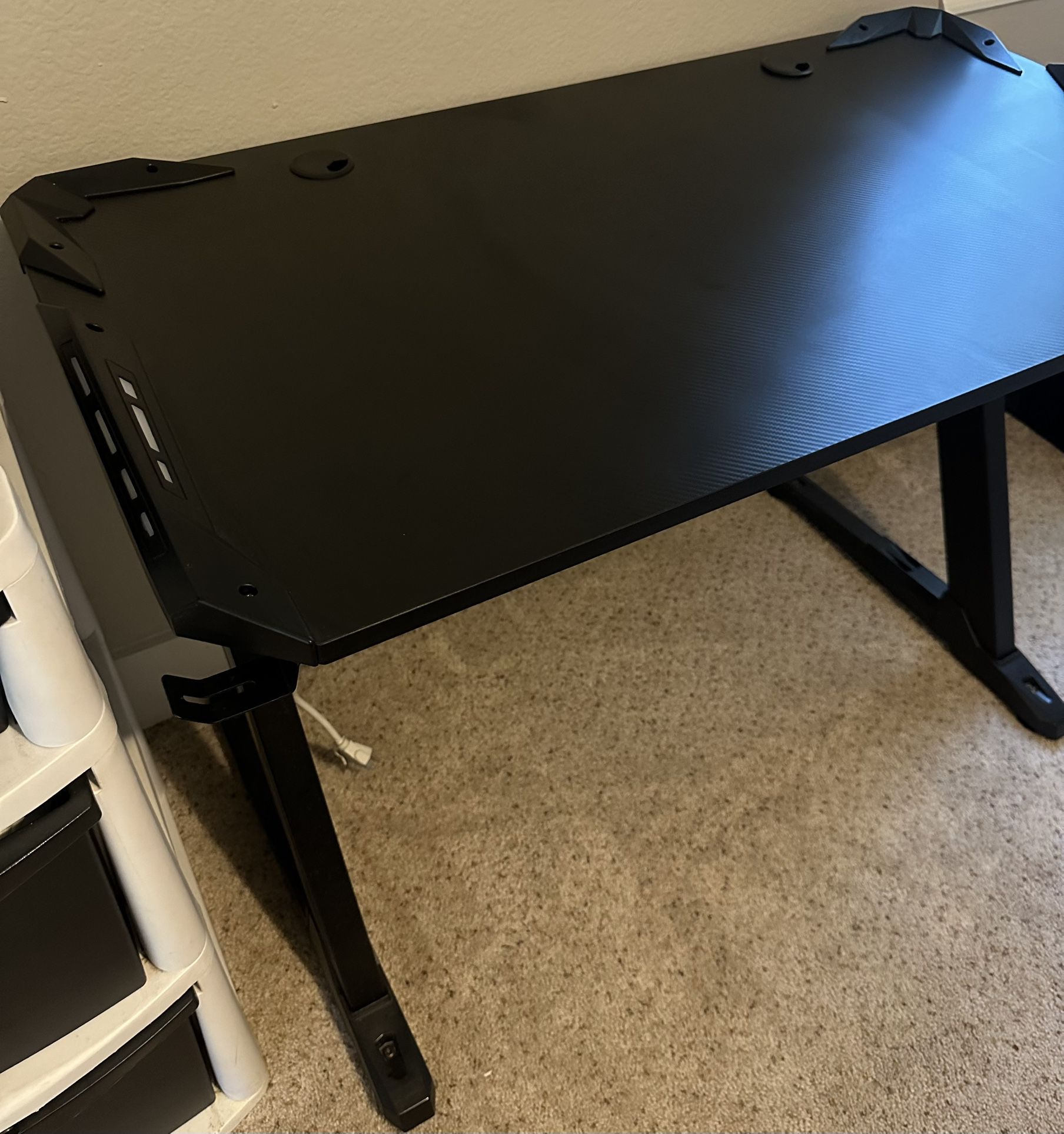 Gaming Desk, Computer with Carbon Fiber Surface, Blue LED Lights, Gaming Table Z Shaped Legs, Cup Holder and Headphone Hook (44 inch, Black)