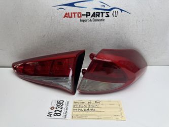 2016 - 2017 - 2018 HYUNDAI TUCSON RIGHT TAIL LIGHT & INNER LIGHT SET OEM AY82395