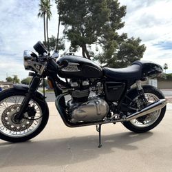 2006 Triumph Thruxton 900