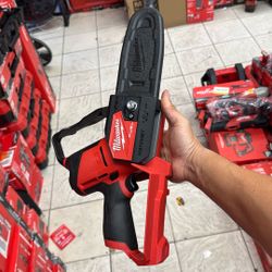 Milwaukee M12 Fuel Chainsaw 