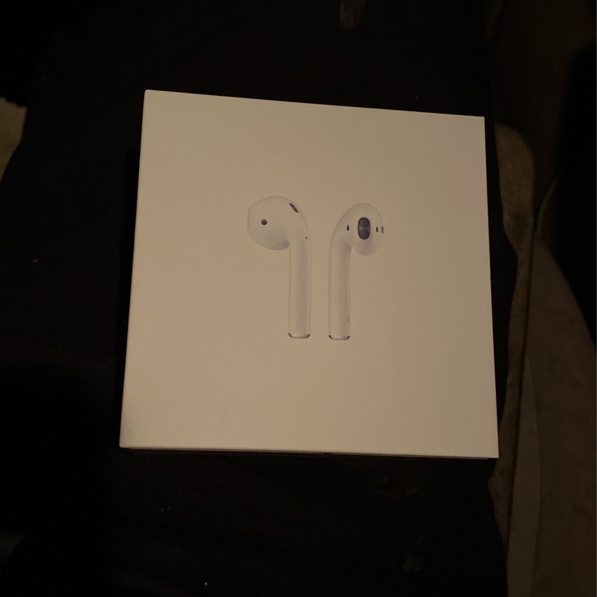 AirPods. READ DESCRIPTION 