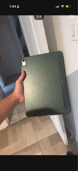 Apple air IPAD 5th gen