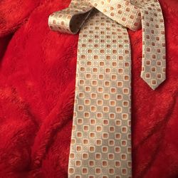 Van Huesen Men’s Necktie