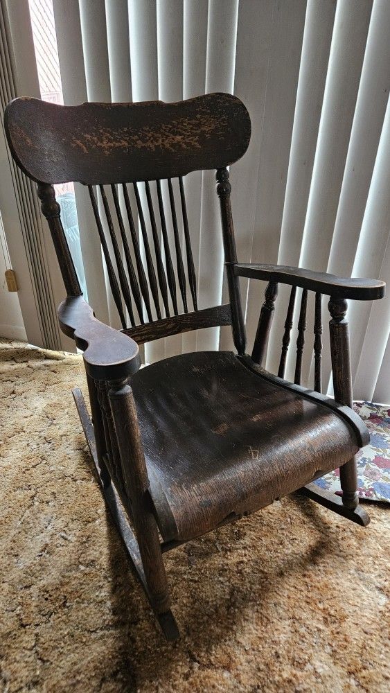Antique Rocking Chair 