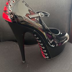 Woman’s Shoes