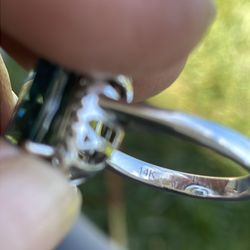 14k white gold blue London topaz with 32 natural stone dimonds ring