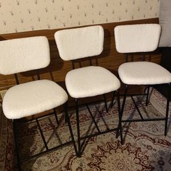 3 Brand New 🔥💯🚨 Barstools/chairs 