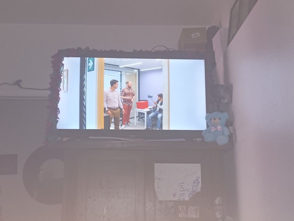 Box T V
