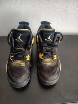 Air Jordan 4 Thunder Black Yellow