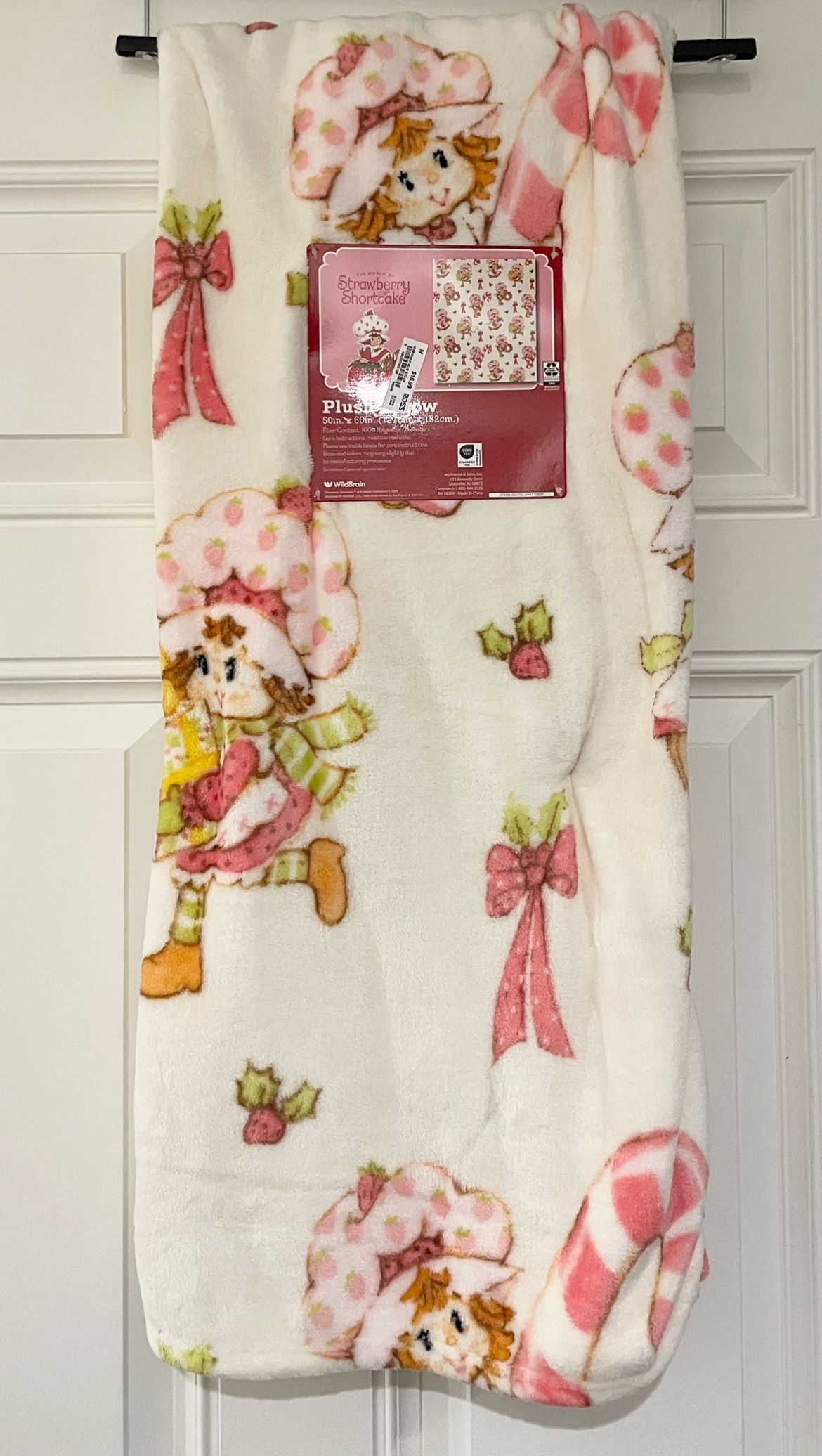 Strawberry Shortcake Christmas Throw Blanket