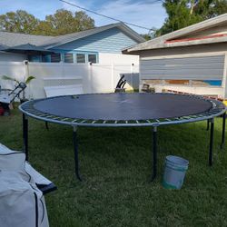 Trampoline 