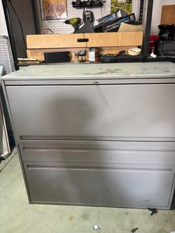 Lateral file cabinet