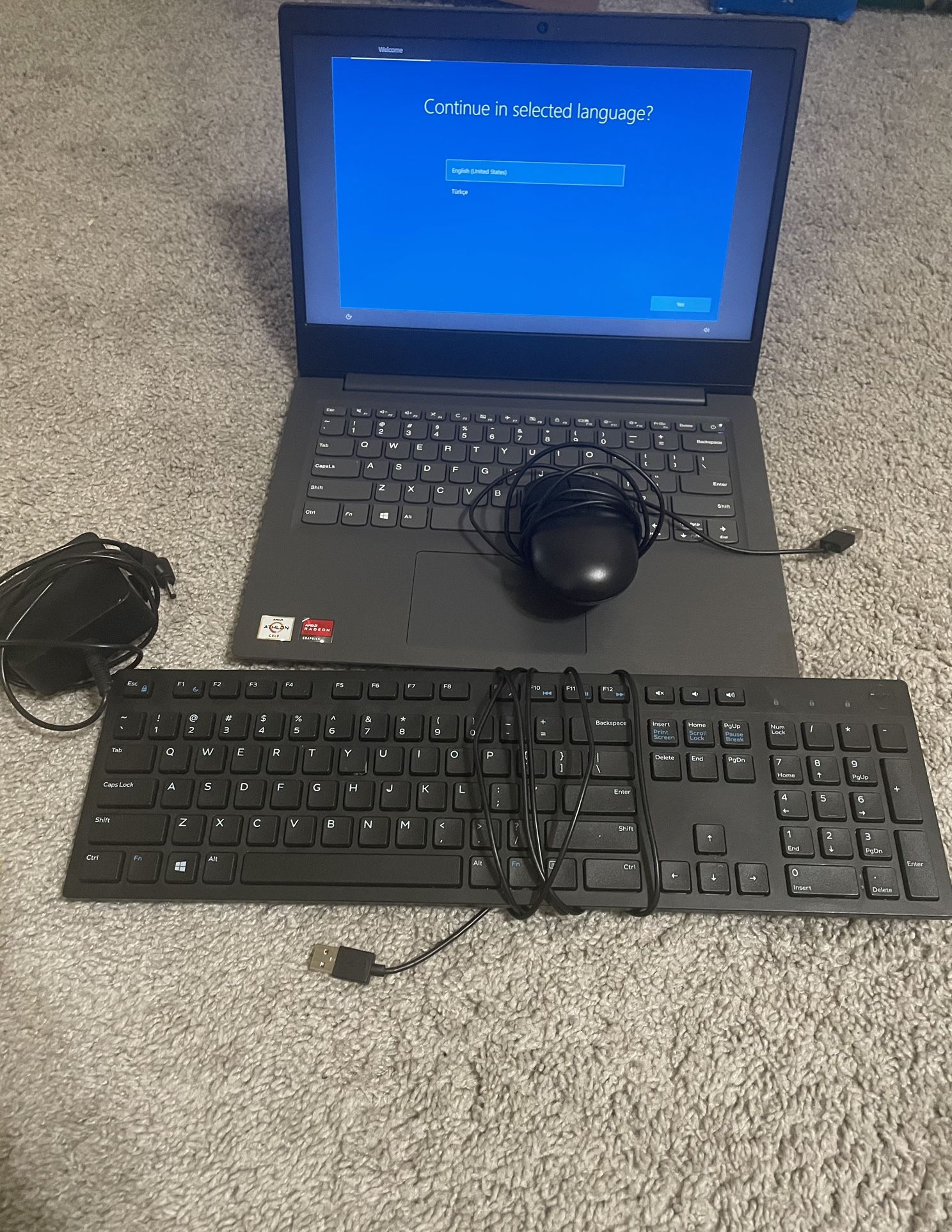 lenovo laptop with mouse and keyboard and charger