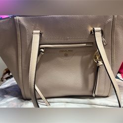 Gorgeous MK shoulder Bag 