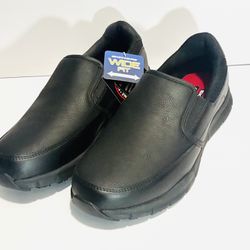 NWT! SKECHERS Men's Black Leather Slip-Resistant Wide Memory Foam Slips Size 8.5
