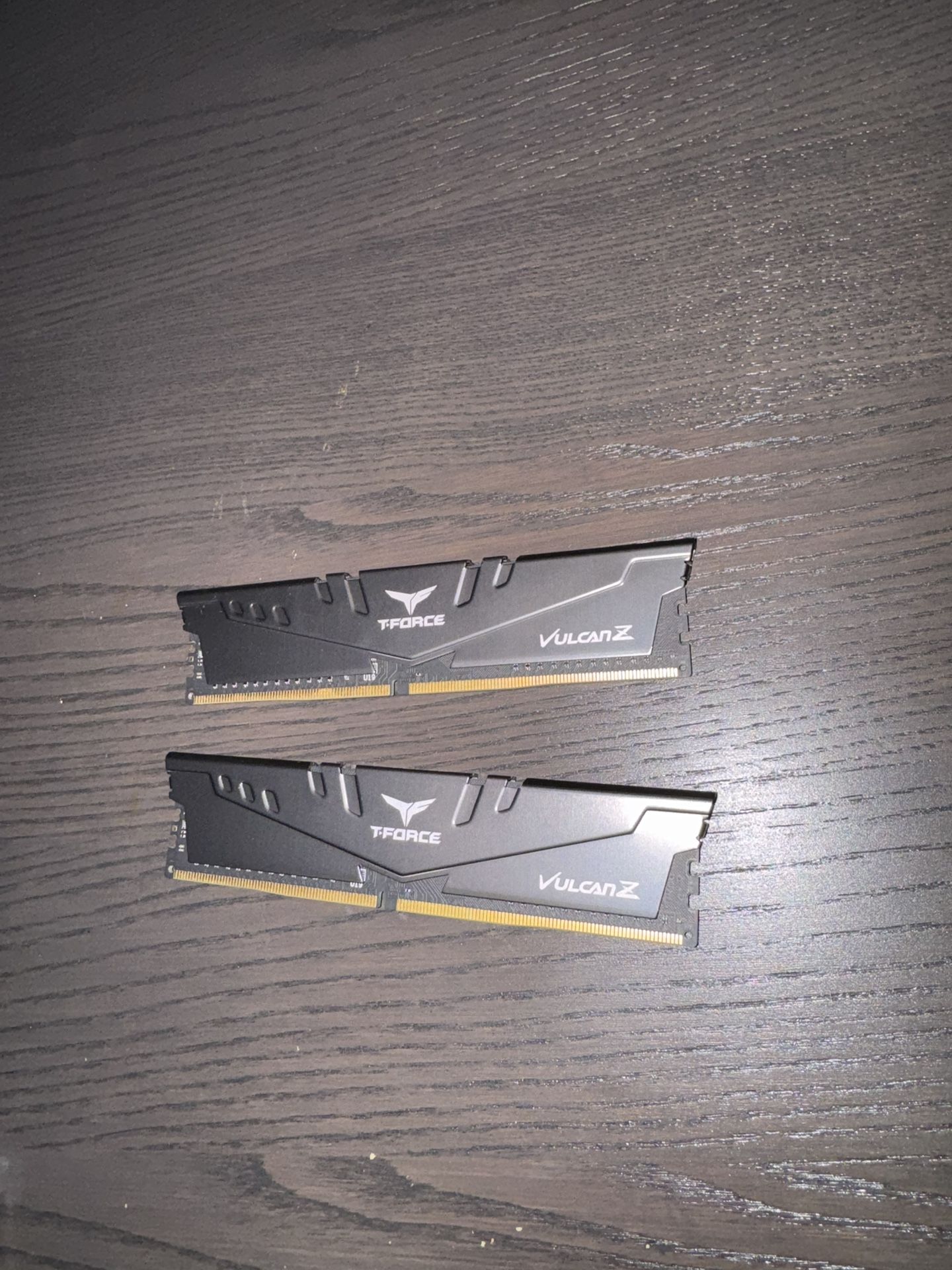 TeamGroup T-Force Vulcan Z 16GB (2x8GB) DDR4 RAM 3200Mhz (TLZGD48G3200HC16FBK)