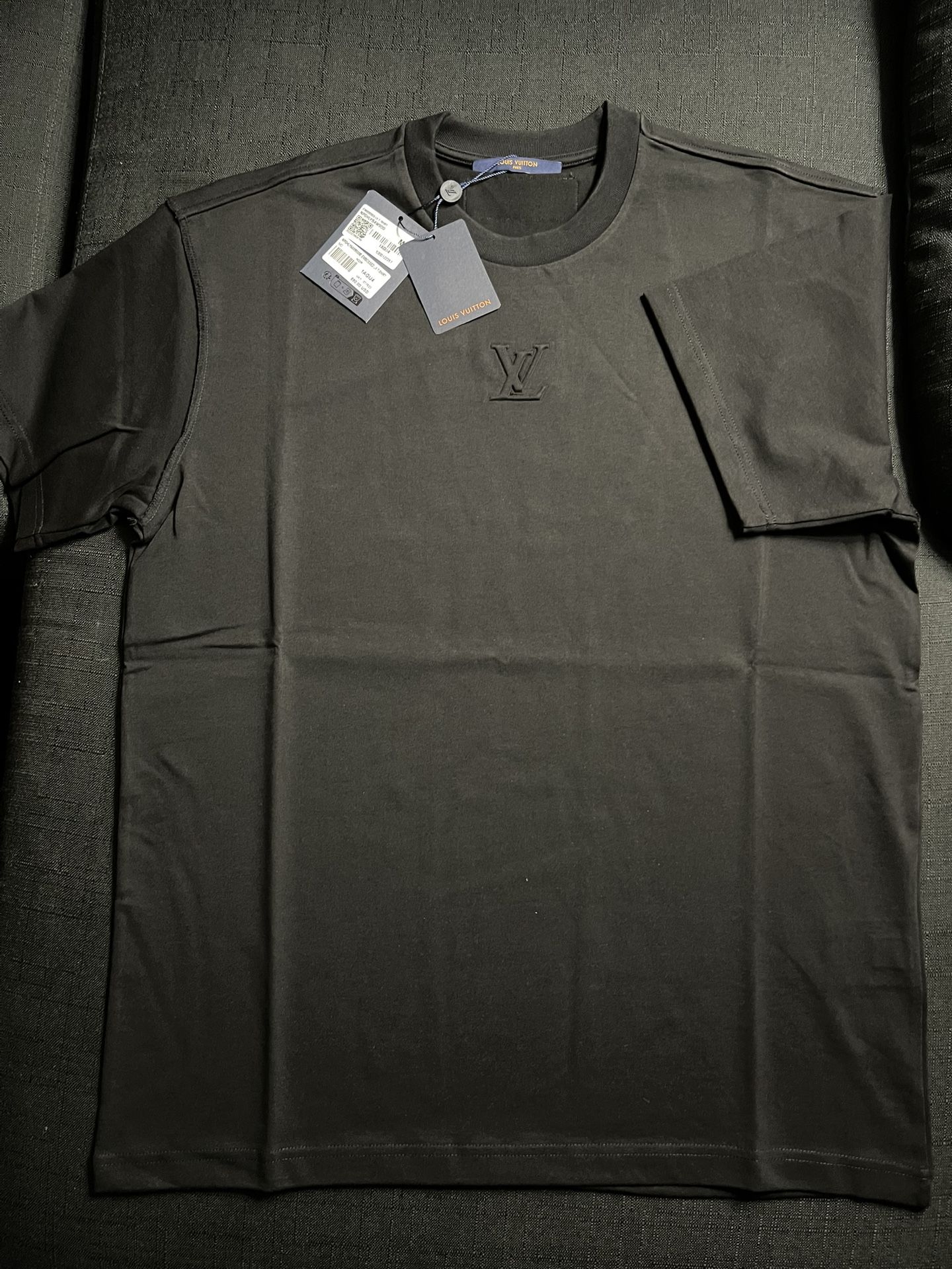 Louis Vuitton Embossed LV T Shirt (M)