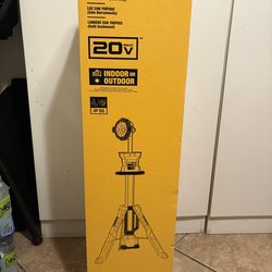 Dewalt Led Tripod Light