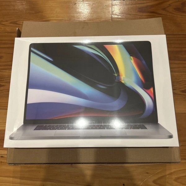 Apple MacBook Pro 16'' 512GB, Intel Core i7, 2.6 GHz, 16 GB -FACTORY SEALED -NEW
