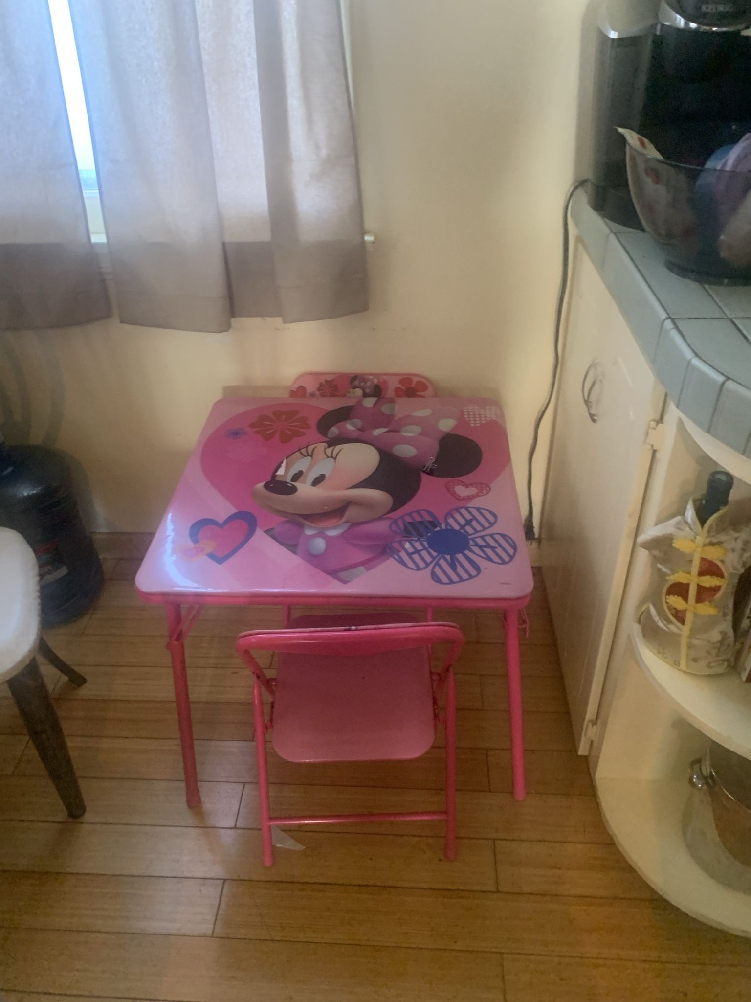 Disney’s Minnie Mouse Children’s Table/Activity Table Set With 2 Fold Out Chairs